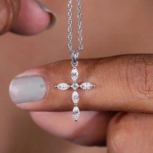 Luxury Stainless Steel Crystal Cross Pendant Necklace – Elegant Christian Jewelry for Women